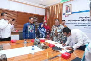 Listrik di Kabaena, Pj Bupati Bombana Tanda Tangan MoU bersama PT PLN