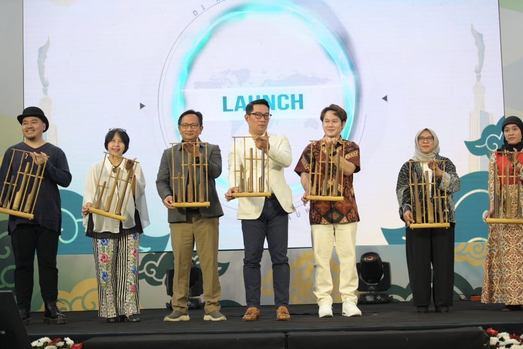 Gubernur Ridwan Kamil Raih Penghargaan Satyalencana Wira Karya, Program Petani Milenial berkontribusi nyata dalam regenerasi petani di Jabar