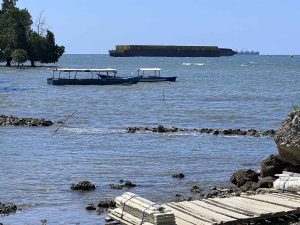 Parkir Tongkang di Pesisir Desa Erpaka Bertarif Rp 3,5 Juta Per Lima Hari, Kades: Saya Tidak Tahu