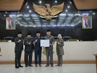 Jabatan Ridwan Kamil - Uu Ruzhanul Ulum Berakhir 5 September 2023 DPRD Jabar Umumkan Pengusulan Pemberhentian