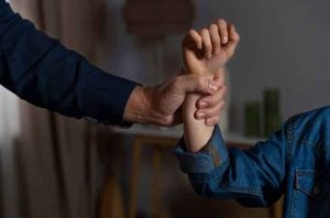 Remas-remas, hingga Buka Resleting Wanita Penjaga Konter, Pemuda di Kelurahan Puuwatu Diciduk Polisi