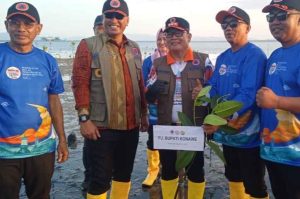 Ribuan Mangrove Ditanam di Pesisir Konawe, Harmin Ramba Apresiasi BNPB