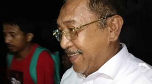 11 Jam Pemeriksaan, Pj Bupati Bombana Hanya Tersenyum Tipis Dihadapan Media Saat Hendak di Wawancara