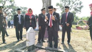 Pj Bupati Konawe Beri Bantuan Rehab Rumah untuk Veteran