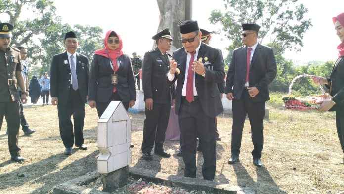 Pj Bupati Konawe Beri Bantuan Rehab Rumah untuk Veteran