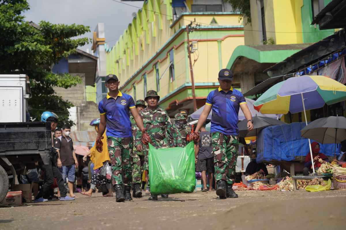 Cegah Bencana Banjir dan Wabah, Kodim 1417/Kendari Ajak TNI-Polri Pemkot dan Masyarakat Laksanakan Karya Bakti