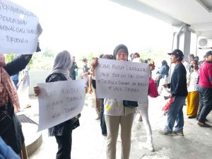 Anies Baswedan Berkunjung di Sultra Disambut Isak Tangis Warga Desa Torobulu