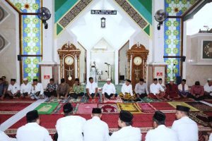 Hadiri Isra Mi’raj, Ini Pesan Pj Gubernur Sultra
