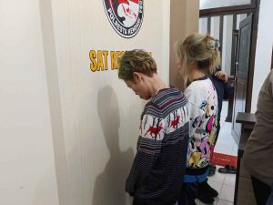 Kelabui Petugas, Dua Wanita Pirang di Kendari Diamankan Polisi