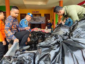UPT Dirjen Perhubungan Laut Bantu Korban Banjir di Kendari