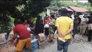 Ringankan Beban Warga Terdampak Banjir, Family Nur Alam Berikan Bantuan