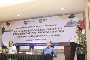 Pj Bupati Bombana Edy Suharmanto Dorong Akuntabilitas OPD melalui Penyusunan LPPD
