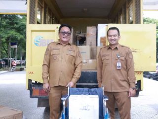 PT Jhonlin Beri Bantuan Alkes Senilai Rp 50 Juta Untuk Alkes di RS Kabaena