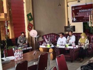 Sosialisasi di Cafe, KPU Bombana Paparkan Syarat Calon Independen di Pilbup 2024