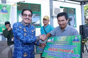 Dukung Perluasan Areal Tanam, Pj. Bupati Bombana Serahkan Bantuan Alsintan