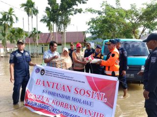 Kantor UPP Molawe Distribusi Bantuan Sembako untuk Korban Banjir