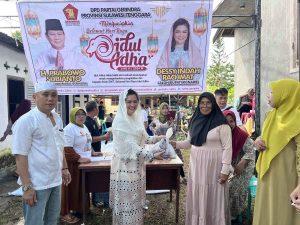 Cabup Dessy Indah Rachmat Bagikan 39 Ekor Hewan Kurban di 12 Titik di Konawe