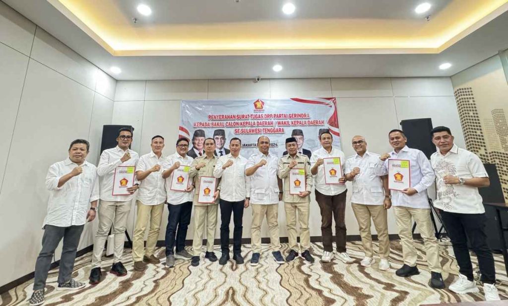 DPD Gerindra Sultra Serahkan Rekom ke Enam Bacakada, Berikut Daftarnya