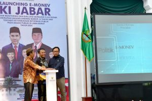 Sekda Herman Suryatman Luncurkan e - Monev Keterbukaan Informasi Publik