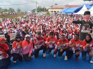 Ribuan Warga Baruga Ikuti Jalan Santai Relawan Siska-Sudirman