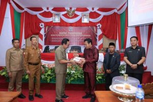Pemkab Bombana Serahkan Pembahasan KUA-PPAS Perubahan dan Rancangan 2024-2025