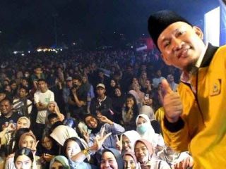 Dihadapan Ribuan Peserta Deklarasi, Sudirman Gunakan Almamater Golkar Tinggalkan PKS