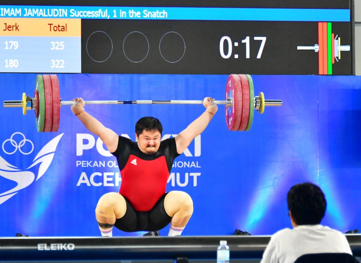 Imam Jamaludin Sumbang Emas dari Cabor Angkat Besi