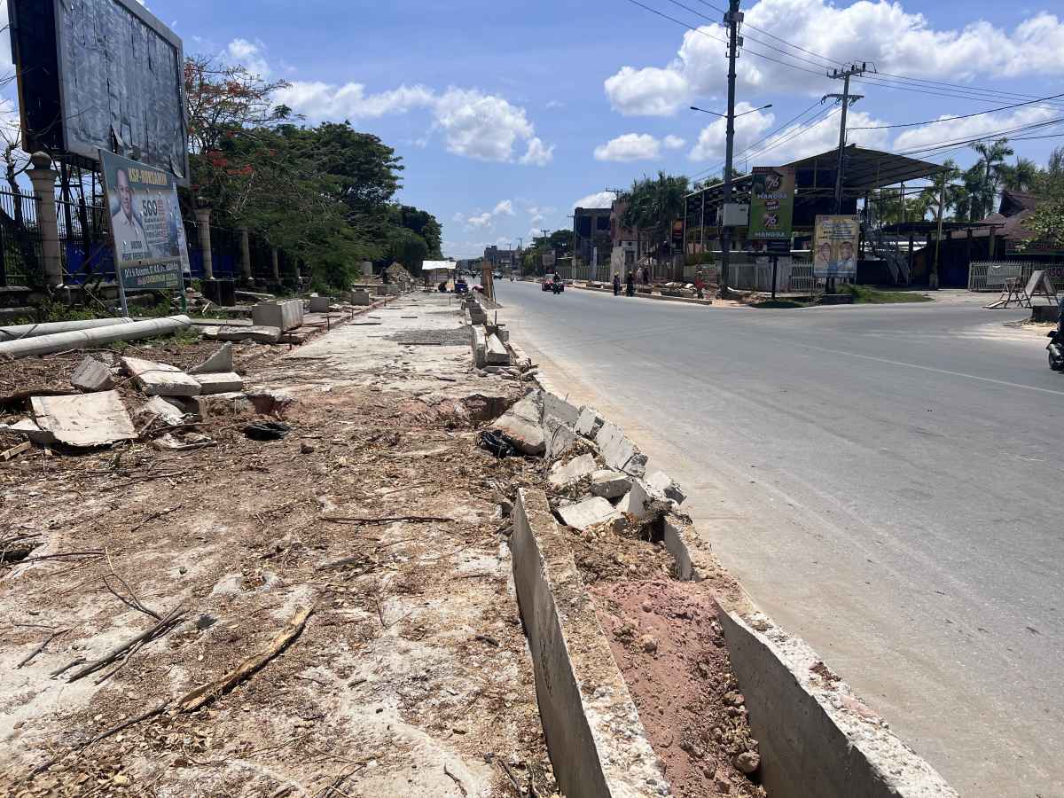 Hanya Semangat Diawal, Pekerjaan Penataan Pedistrian Eks MTQ Dinilai Tak Akan Selesai Tepat Waktu