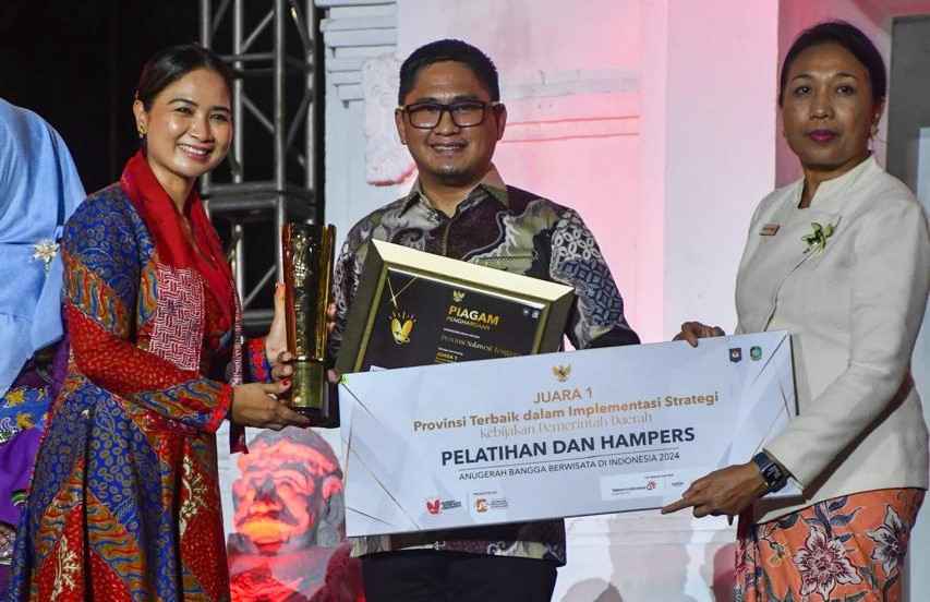 WhatsApp Image 2024-12-14 at 10.09.00_7ccd554d Jadi Yang Terbaik, Pj Gubernur Sultra Minta Sektor Pariwisata Lebih Dimaksimalkan