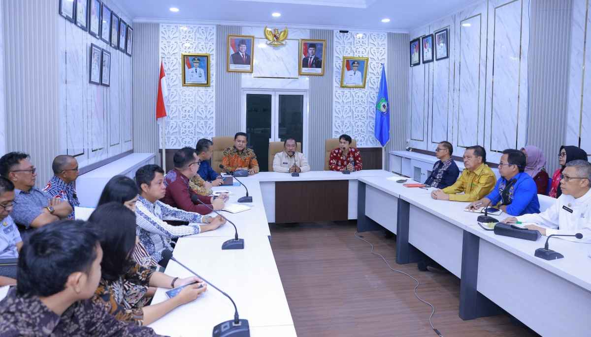 Bupati Bombana Pimpin Rapat Exit Meeting Bersama Tim Auditor BPK