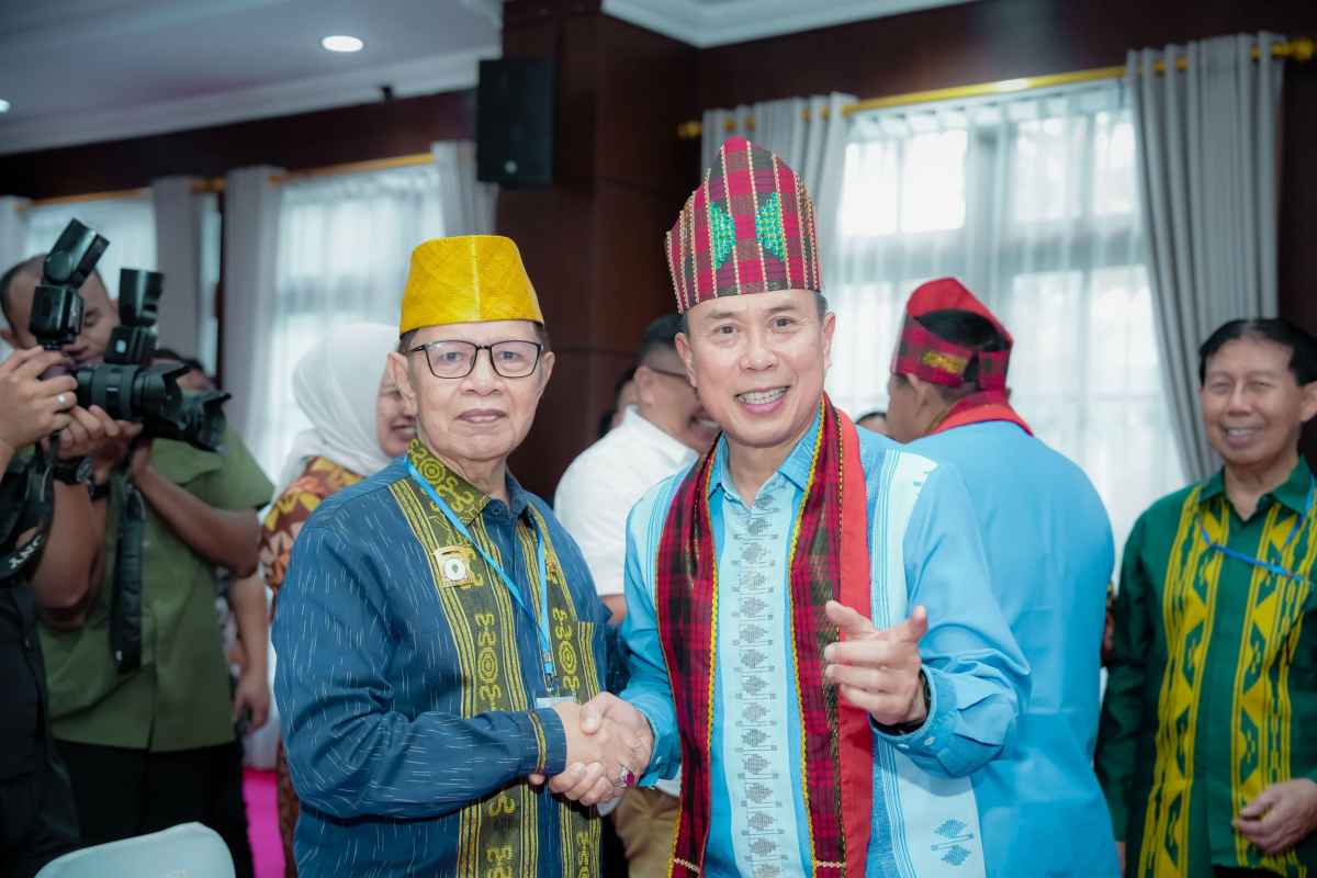 Disambut Tokoh-tokoh Sultra, Andi Sumangerukka Ingat Mendiang Ayahnya