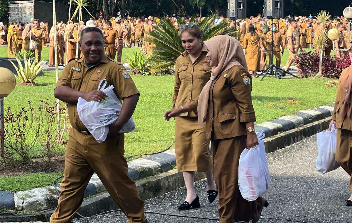 Moment Apel Perdana, ASN Berebut Swafoto Bersama Gubernur Sultra