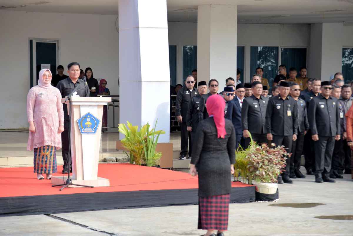 Bergaun Kebaya Pink, Walikota Kendari Sampaikan Pesan untuk Perempuan di Hari Kartini