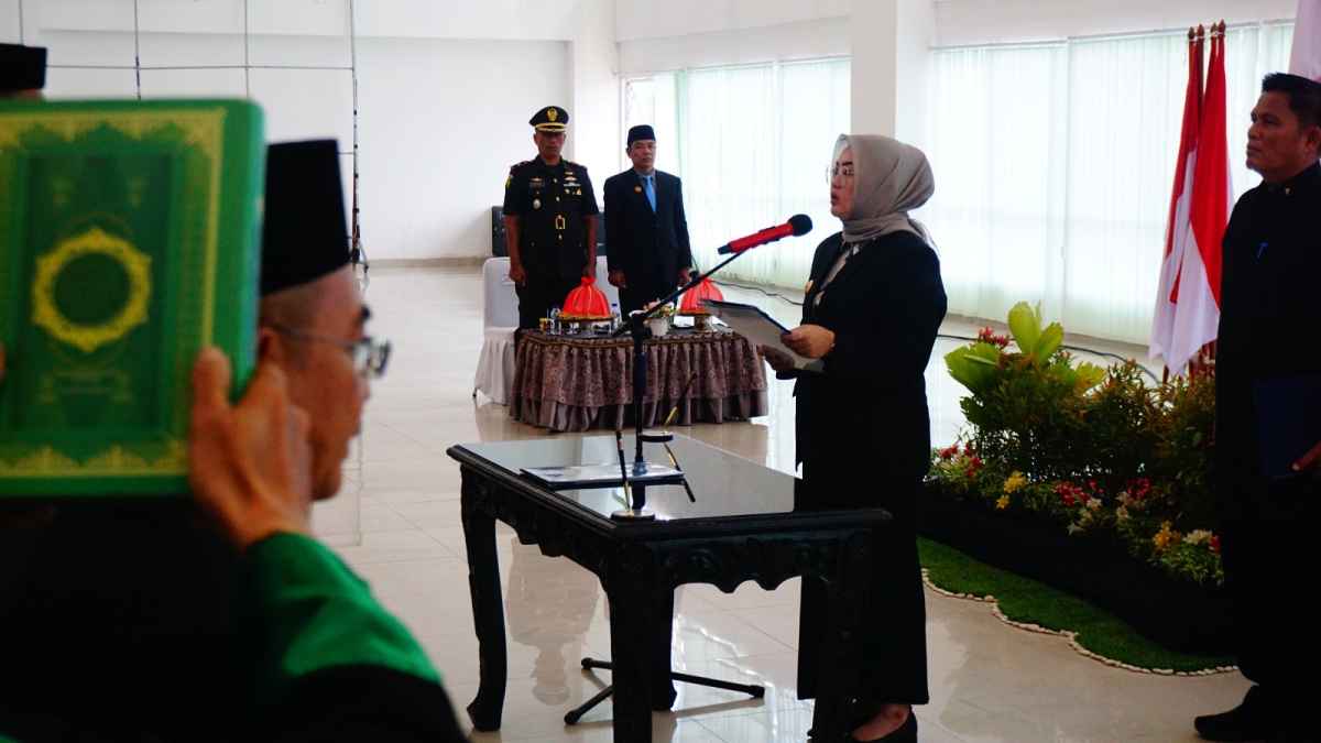 25 Pejabat Eselon II Pemkot Kendari Dilantik, Walikota: Pejabat Jangan Sebar Hoax