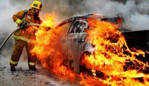 Muat Barang Terlarang, Mobil Sigra Terbakar Depan Sekolah