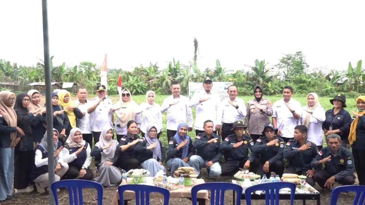 Hadiri Panen Kacang Tanah, Wakil Walikota Sampaikan Pentinganya Ketahanan Pangan