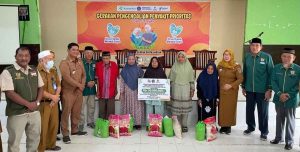 Hari Lansia Nasional, Pemkot Kendari Beri Layanan Kesehatan dan Berbagi Sembako