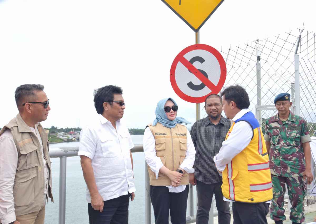 Kepedulian Walikota Atas Korban yang Berjatuhan di Jembatan Teluk Kendari