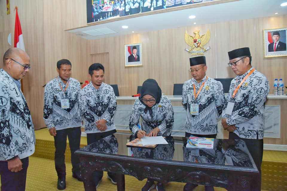 Konferensi Kota PGRI Masa Bakti XXIII, Sekda Kota Kendari: Guru Harus Ikuti Perkembangan Teknologi
