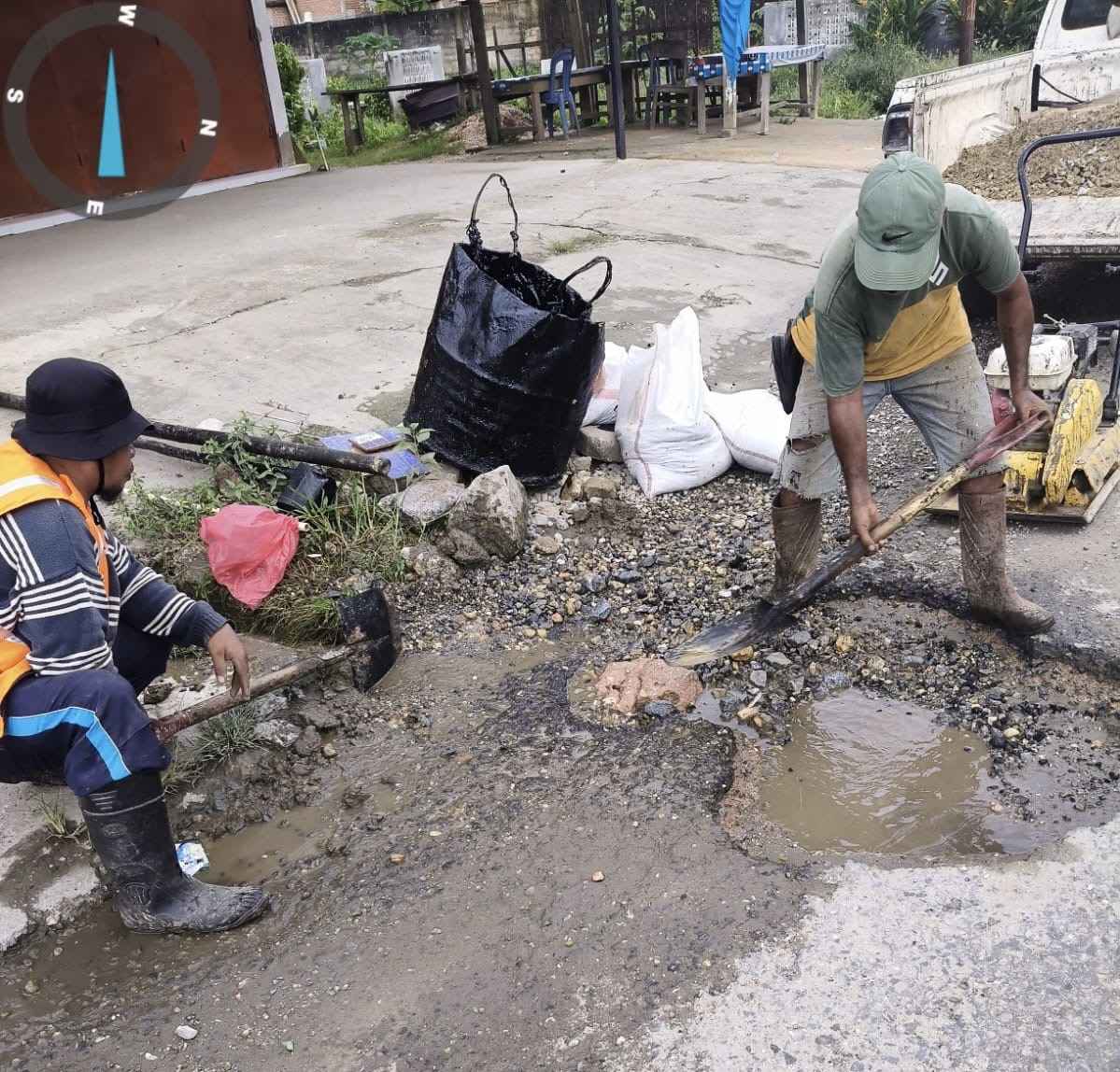 Pemkot Kendari Bersihkan Bahu Jalan Untuk Keindahah Kota Pemkot Kendari Bersihkan Bahu Jalan Untuk Keindahah Kota