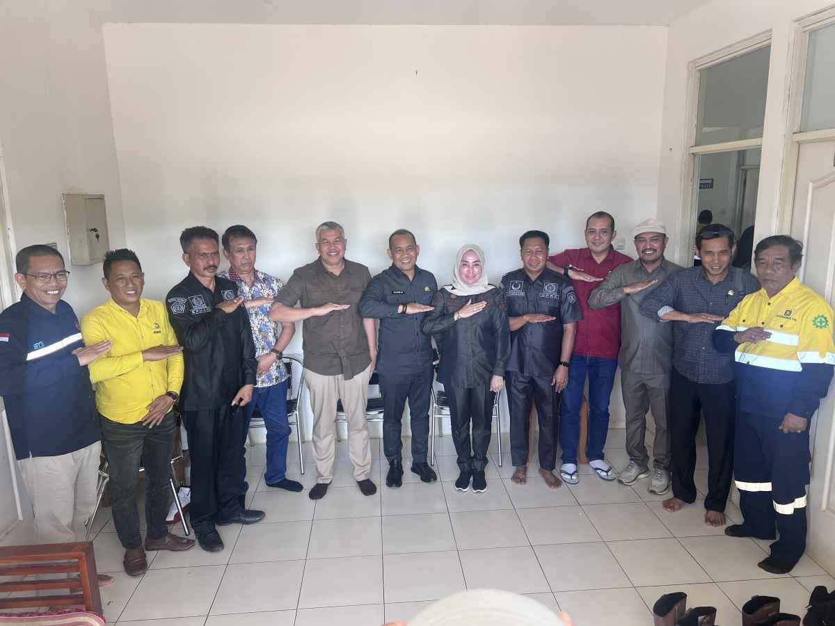 Dikunjungi DPRD Konsel, PT Ifishdeco Tunjukkan Izin-izinnya dan Pastikan Aktifitas Pertambangannya Sesuai Regulasi