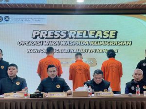 Tinggal di Mesjid, Belum Bekerja dan Tak Miliki Tempat Tinggal, WNA Cina Diamankan Imigrasi