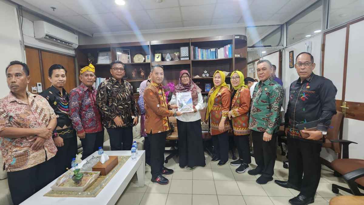 WhatsApp Image 2025-07-02 at 20.10.16_323da79f Pemkot Kendari Usul Pembangunan RSUD Tipe B ke Bappenas