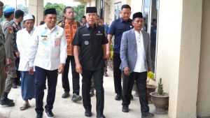 Bupati Konawe Dampingi Gubernur Sultra Beri Bantuan Ponpes Al-Ikhlas di Lambuya