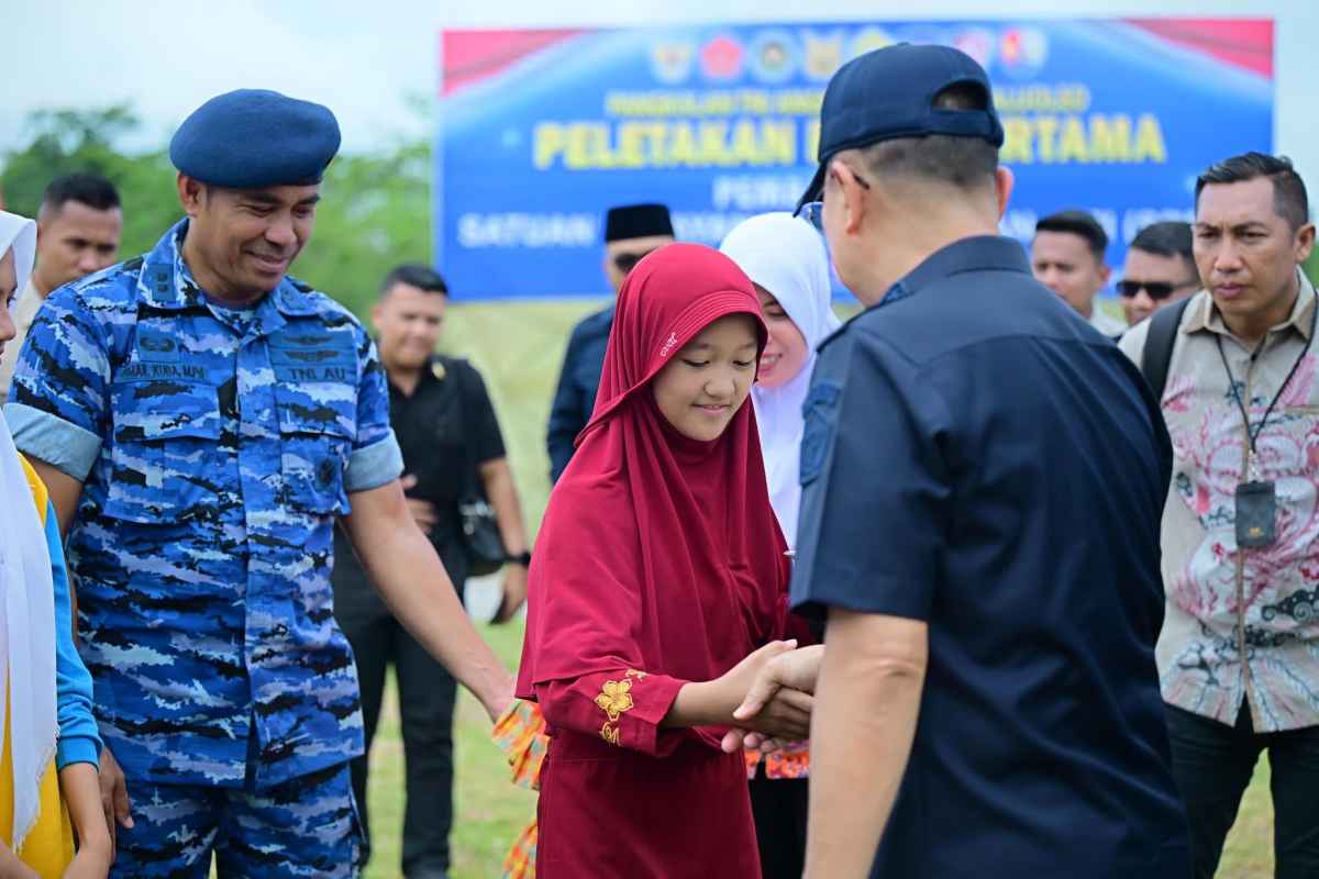Peletakan Batu Pertama SPPG Lanud Halu Oleo, Gubernur Sultra: Fondasi Perbaikan Gizi Masyarakat