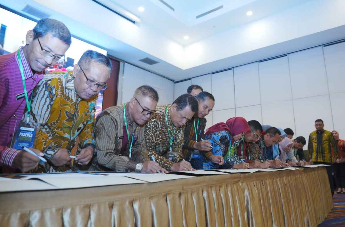 Gubernur Sultra Buka Rakorda Binwas: Perkuat Integritas dan Sinkronisasi Pengawasan Daerah