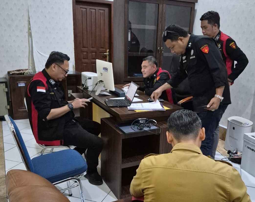 Jaksa Geledah Salah Satu Kantor di Pemprov Sultra