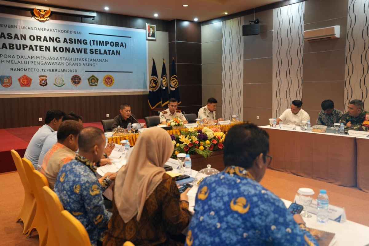 Kanim Kendari Gelar Rapat Koordinasi TIMPORA Konsel, Perkuat Pengawasan Orang Asing