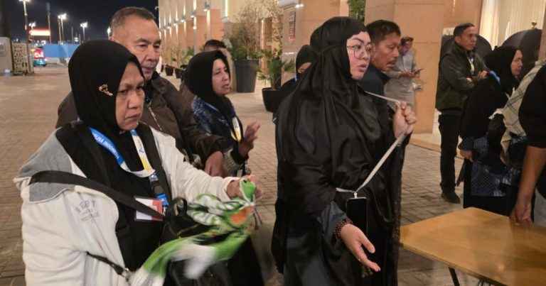 Siska Karina Imran Beri Fasilitas ke 30 Jemaah Umroh yang Terlantar di Tanah Suci