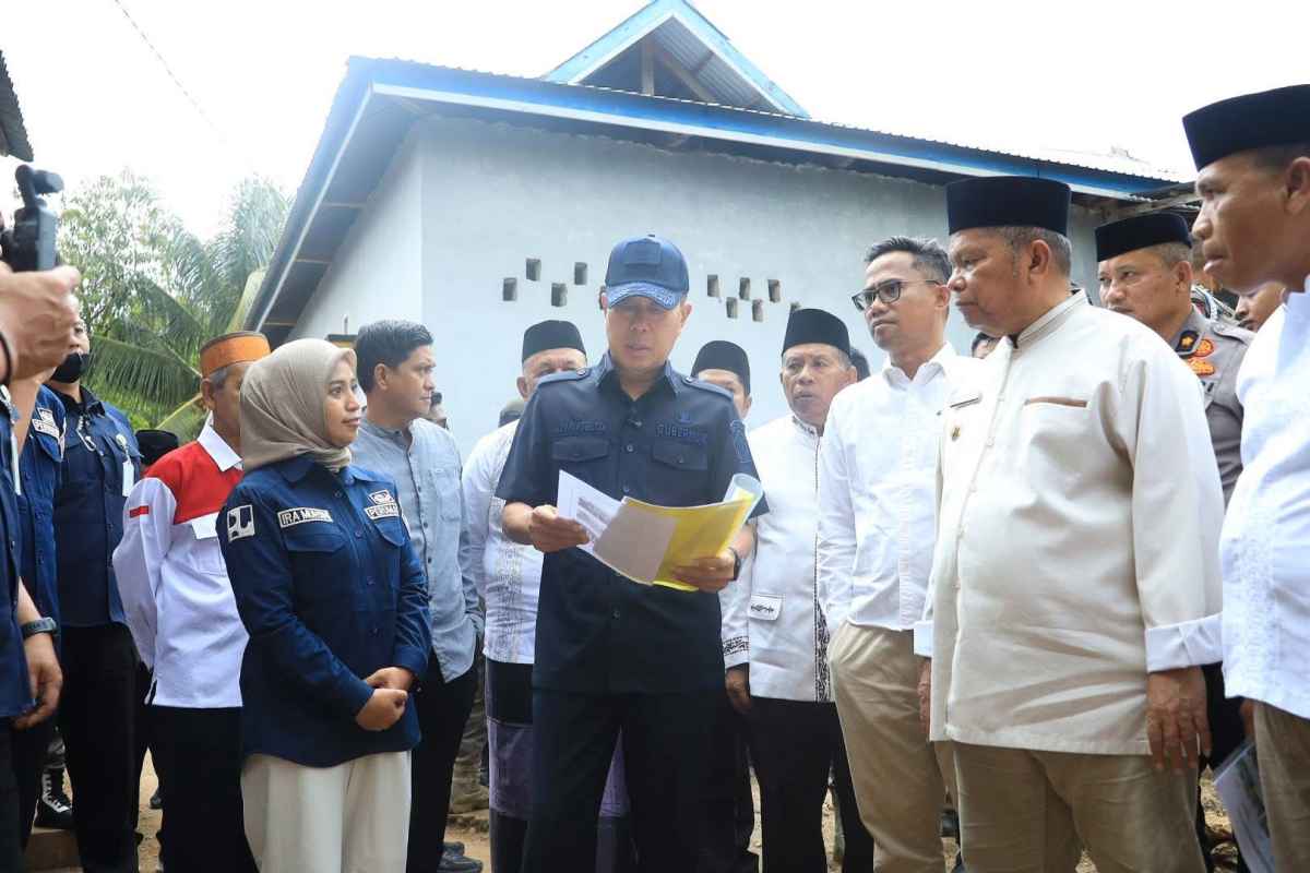 Gubernur Sultra Pastikan Rakyatnya Terima Bantuan Rumah Layak Huni